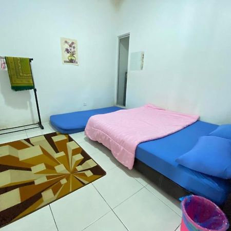 Sofizz Muslim Homestay ตานาห์ราตา ภายนอก รูปภาพ